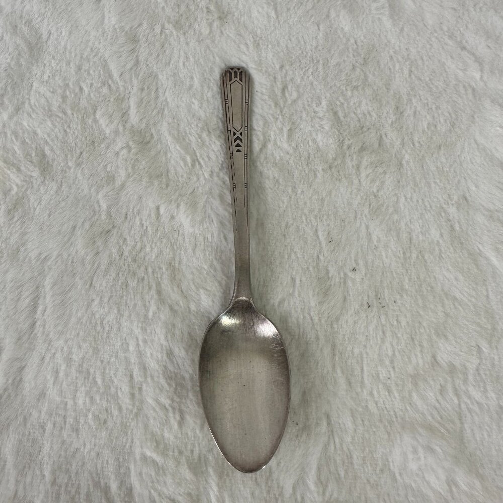 1932 Friendship Medality Silverplate Oneida Tudor Rogers Community Large Spoon